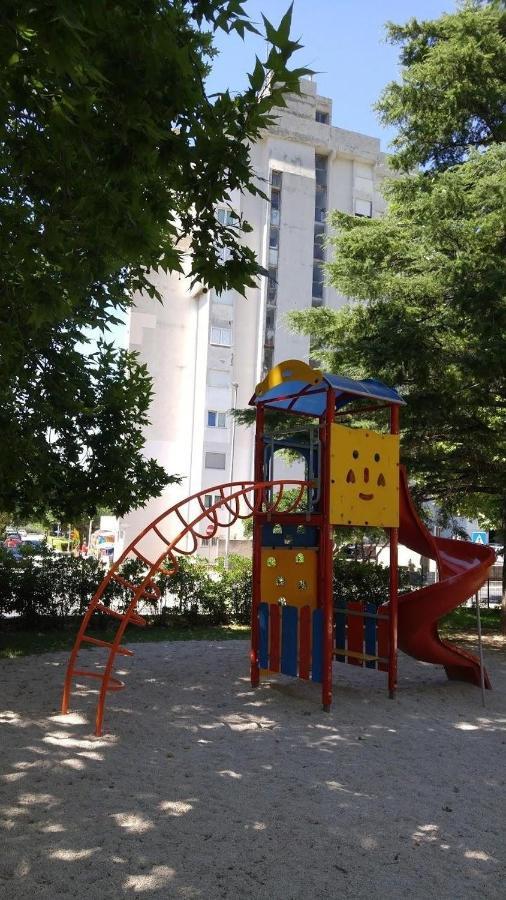 Apartmani Bilic Dugi Rat Exterior photo