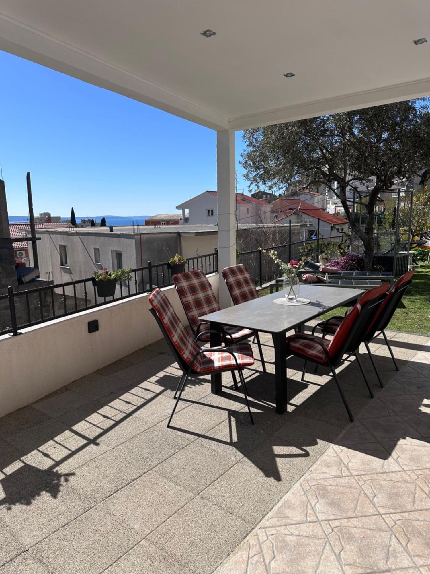 Apartmani Bilic Dugi Rat Exterior photo
